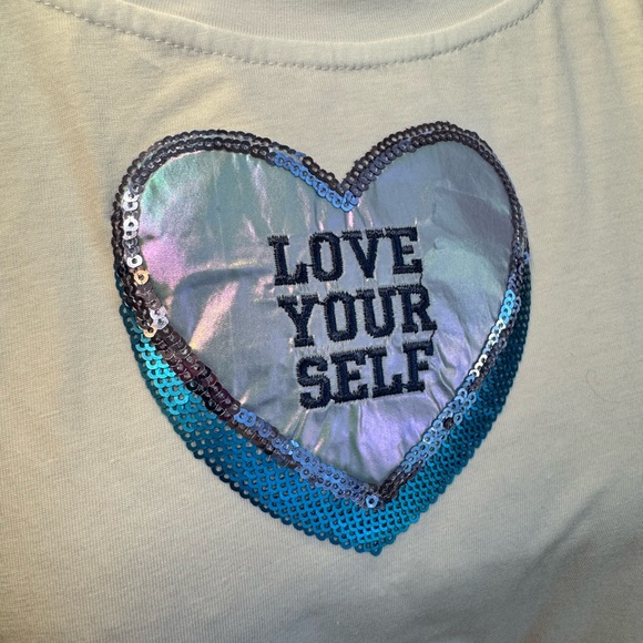 New! QUEEN OF SPARKLES Loving Myself Sequin Positive Heart Tee - Picture 10 of 13
